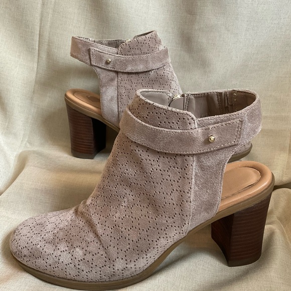 Dr. Scholl's Shoes - Dr. Scholl’s Booties w/ heel Size 10